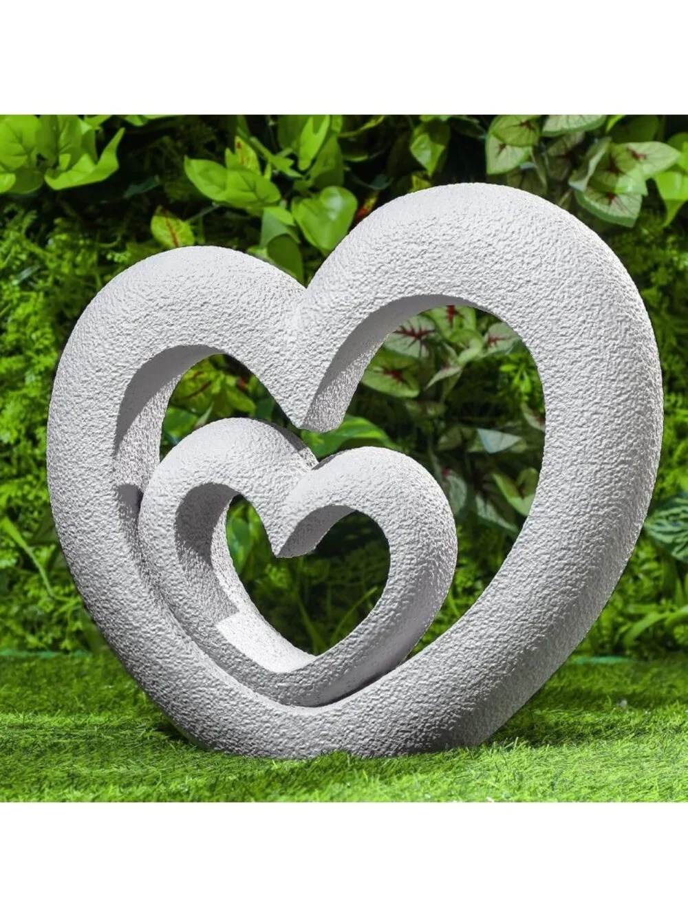 Heart-Shaped Garden Sculpture - Resin Outdoor Statue for Lawn, Patio & Memorial